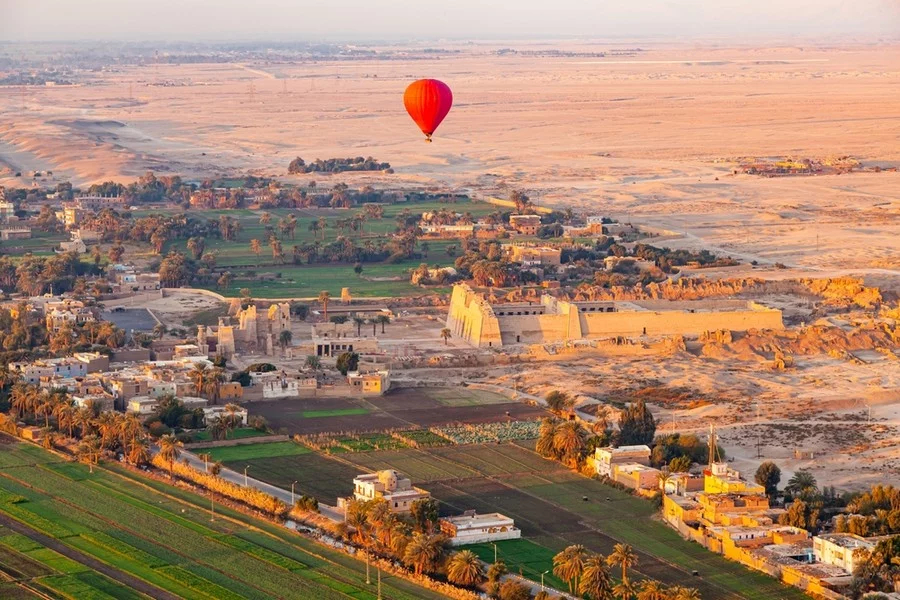 Hot-air-balloon-DiscoverLuxor-4_jpg_webp