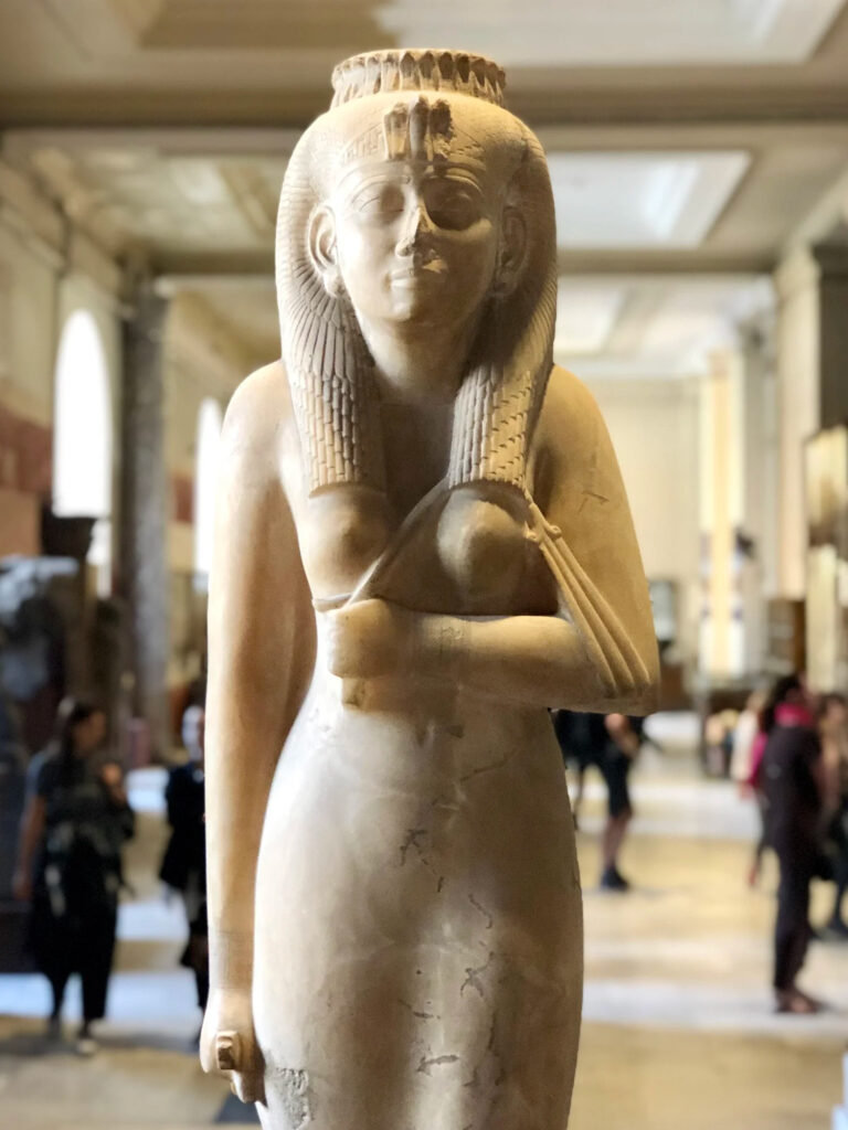 egyptianmuseumqueen_jpg