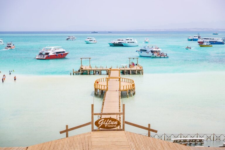 vue-sur-jetee-orange-bay-hurghada-768×512